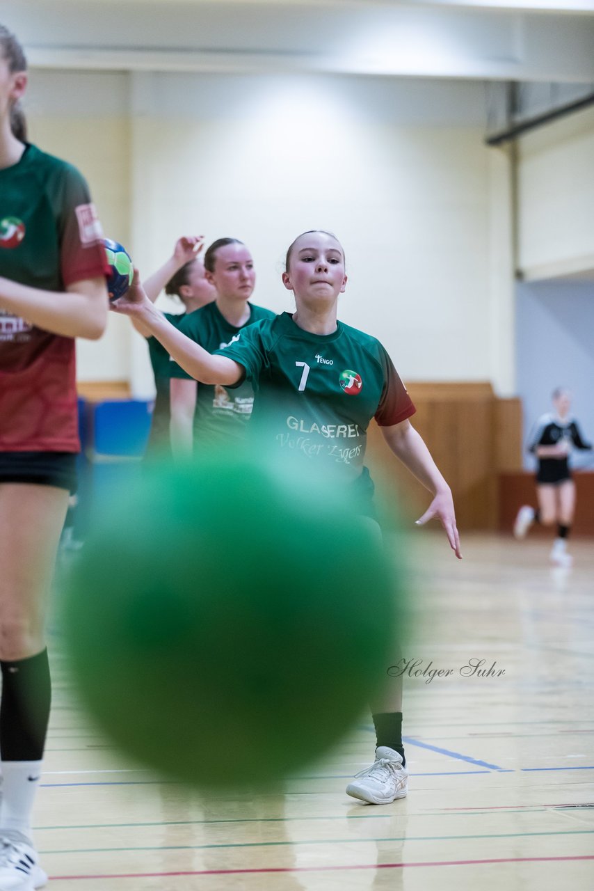 Bild 154 - wCJ TSV Ellerau - HSG Kremperheide/Muensterdorf : Ergebnis: 22:20